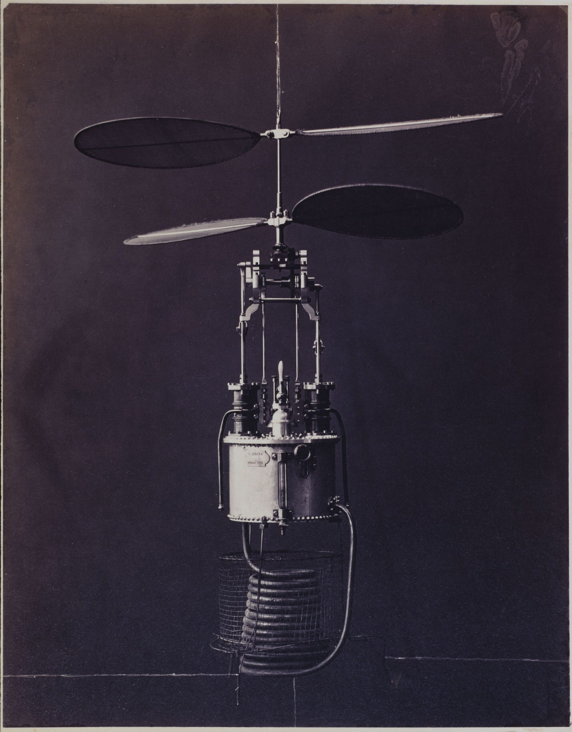 Hélicoptère de Ponton d’Amécourt photographed by Nadar, showing early steam-powered model helicopter mechanism with twin rotors.