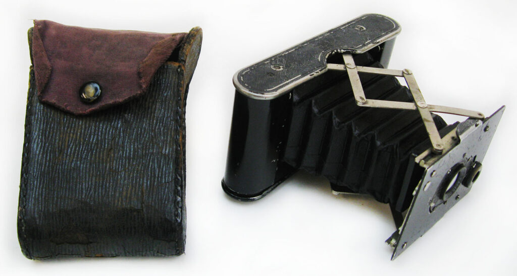 Kodak Vest Pocket Autographic folding camera with leather carrying case, used during World War I.